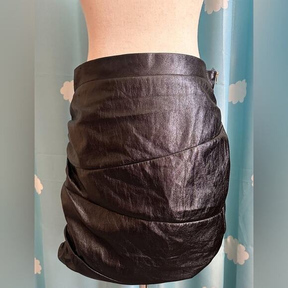 Lioness vegan leather rouche zip mini skirt.- M-L - Picture 7 of 8